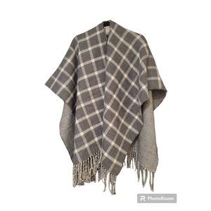 Charlie Paige Poncho One Size Plaid Gray Soft Warm